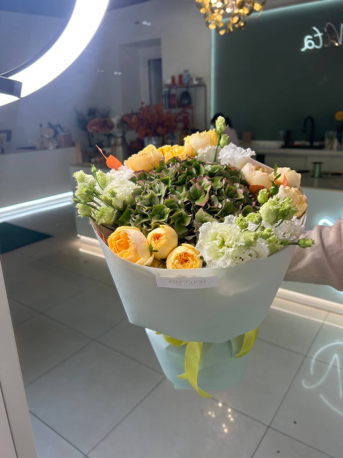 Yellow bloom, photo 1