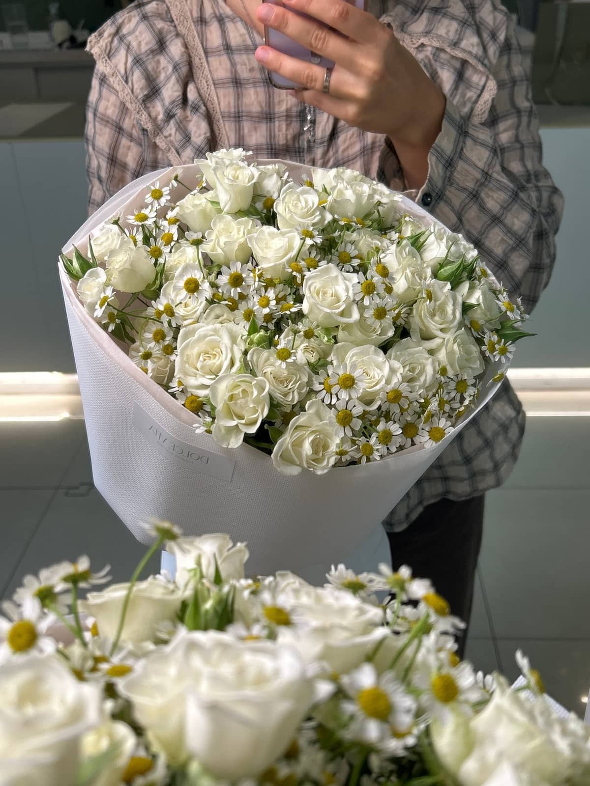 Chamomile field bouquet, photo 1